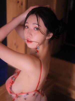 Yeon Woo - HEAT_002