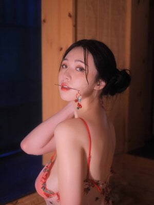 Yeon Woo - HEAT_007