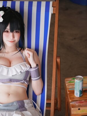 Sally Dorasnow - Tifa bikini_003