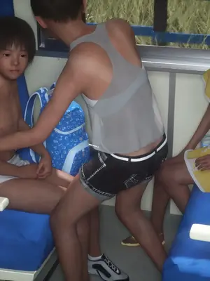 [おどうぐばこ] 夏のいたずら 〜ロリなお姉ちゃんが年下ショタっ子を電車でGET!〜_213