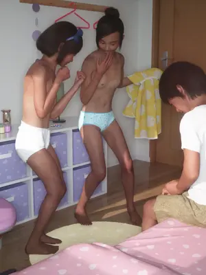 [おどうぐばこ] 夏のいたずら 〜ロリなお姉ちゃんが年下ショタっ子を電車でGET!〜_283