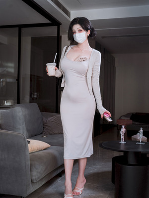 凉凉子 - 肥臀玉足合集_007