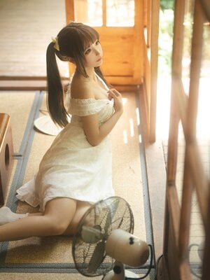 蠢沫沫 –夏白吊带