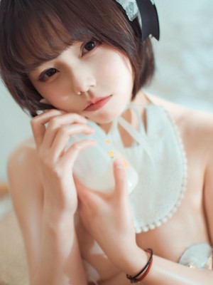 [七月喵子] 巨婴_10004