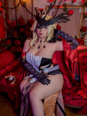 UyUy - La Signora_03