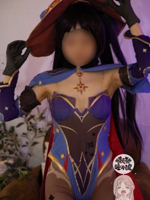 懒懒睡不醒 - 酒馆脱衣舞女郎莫娜_02