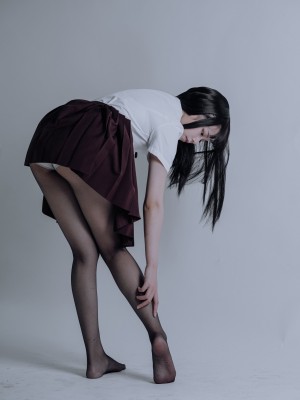 七月喵子 — 黑丝-旗袍-皮衣三套_04.04