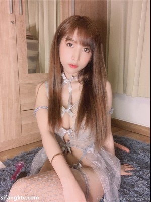 推特美颜假乳混血网红『安娜❤️悠米』 极致假乳丰臀 高清私拍376P_1919C.CC (45)