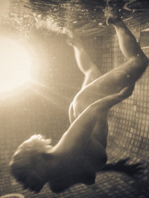STEFANIA FERRARIO_stefania-nightswimming-61-KLynJSE9