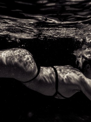 STEFANIA FERRARIO_stefania-nightswimming-3-SrIgukPX
