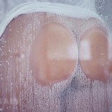 Holly Peers_Holly-Peers-Wet-T-Shirt-See-Thru-2.th