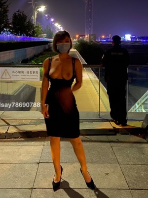 国版卡戴珊！推特抖音网红撸铁健身女王（夏甜）下海不雅自拍流出露出裸体健身裸舞身材无敌_guochan2048.com-身后有人系列如果偶遇甜甜你会说什么_1298533193788751873_2
