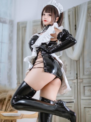 蜜汁猫裘 NO.074 胶衣女仆_Coser-Mi-zhi-mao-qiu-Vol.074-041 (T.ME-COSPLAYSETS)