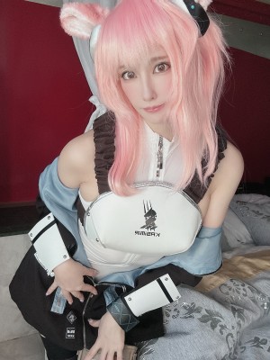 [林檎蜜紀] 初コスプレ 明日方舟 アークナイツ スケスケ白レオタードがえっち過ぎる 愛重い系騎士グラベル ちゃん_アクナイ、愛重い系騎士 グラベルちゃん_04