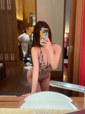 奔跑的晶螺儿微博杂图_0082w4Segy1gppjvln8xbj30u014u7ep