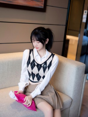 [XiuRen秀人网] 2023.02.27 No.6329 短裙美腿 谢小蒽_A009