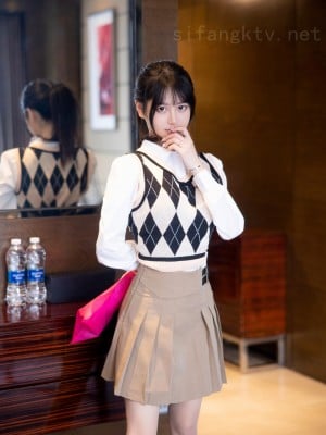 [XiuRen秀人网] 2023.02.27 No.6329 短裙美腿 谢小蒽_B008