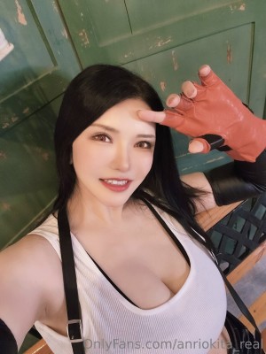 Anri Okita as Tifa Lockhart_23