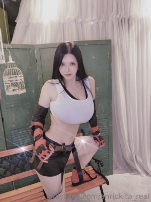 Anri Okita as Tifa Lockhart_31