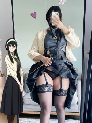 Yor Briar (Various Cosplayers)_002