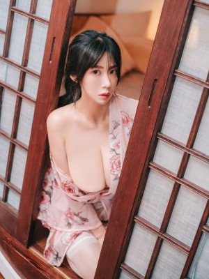 Cherry Blossom_Paranhosu-Sia-S22-Cherry-Blossom-0419abfec996e4b0a5e