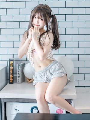 神沢永莉 - No.011 - 黄色吊带睡衣兔兔 [22P]_009
