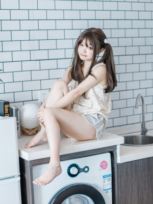 神沢永莉 - No.011 - 黄色吊带睡衣兔兔 [22P]_013