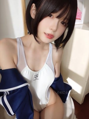 迷之呆梨(发条少女) 2022 12月fantia会员订阅合集_2022-12-13 先輩、一緒にウォーミングアップしましょう [18P1V-41MB] - 12