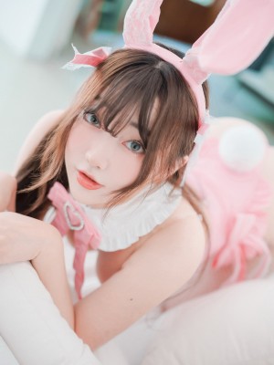 NewBom NO.004 [DJAWA] The Year of the Pink Bunny (+S.Ver) [72P]_10033