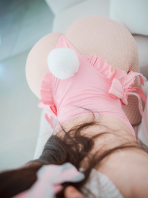 NewBom NO.004 [DJAWA] The Year of the Pink Bunny (+S.Ver) [72P]_10034
