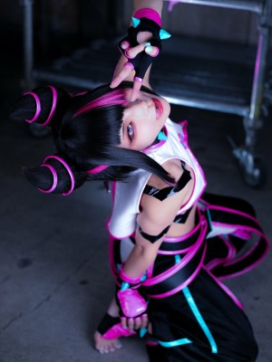 Comonun - Juri Han_12