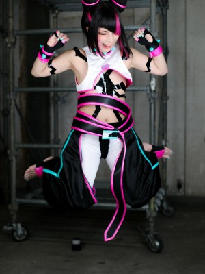 Comonun - Juri Han_07