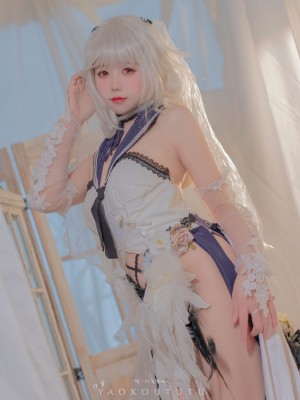 咬一口兔娘ovo 梳妆的大小姐-可畏_24