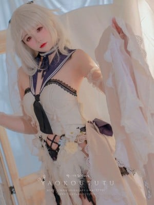 咬一口兔娘ovo 梳妆的大小姐-可畏_01