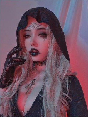 TiTi - Daniela Dimitrescu_10