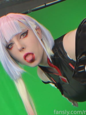 mollyredwolf lucy from cyberpunk_08