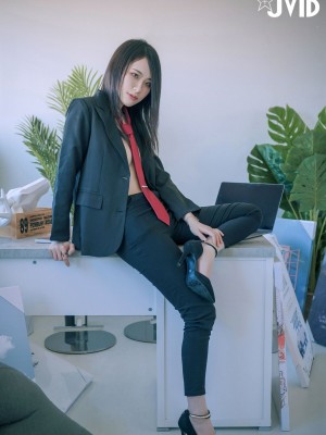 JVID 阿黎《实习生全裸上班日记》_image (71)