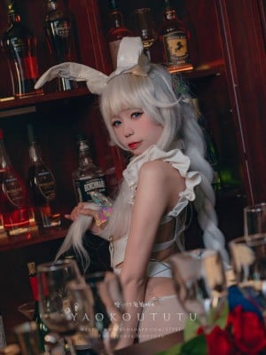 咬一口兔娘ovo 『恶毒酒吧』_07