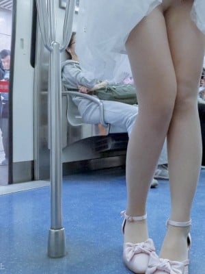 铃木美咲(Misaki Suzuki) - 被百人看到的露出_009