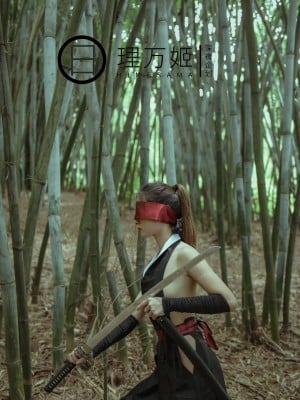 [深夜企划] 理万姬 - 女武士竹林露出×放尿解禁_010