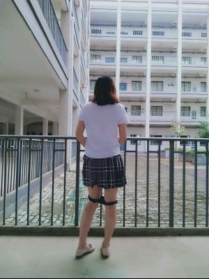 苏苏小公主酱 - 学校学生服露出_004