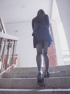 萌兰酱(萌小兔 草莓味兰兰)  - 废弃学校_010
