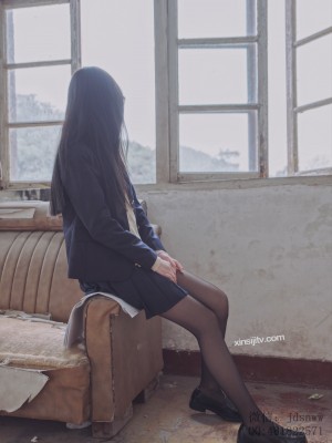 萌兰酱(萌小兔 草莓味兰兰)  - 废弃学校_011