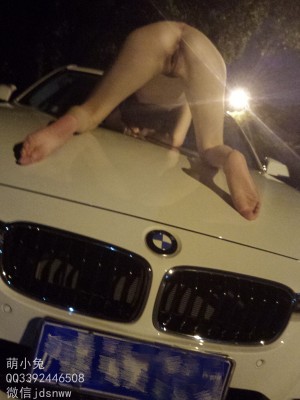 萌兰酱(萌小兔 草莓味兰兰)  - 深夜马路露出_016