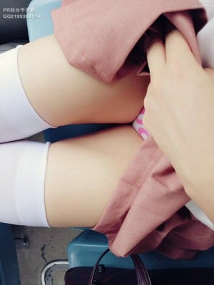 千岁娇 - 公交车露出_013