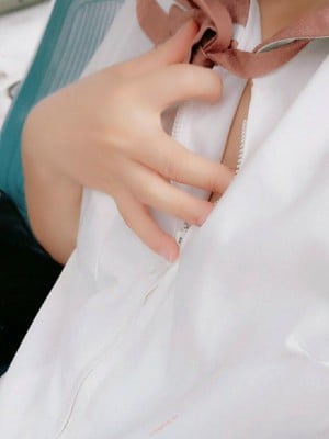 千岁娇 - 公交车露出_024
