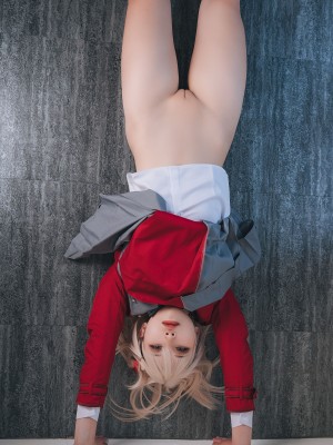 Tokar - Nishikigi Chisato_50