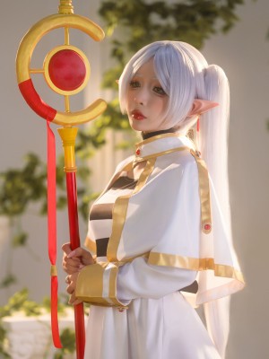Umeko J - Frieren_003