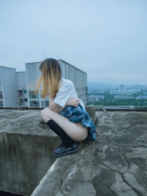 鹿初 - 天台露出_015