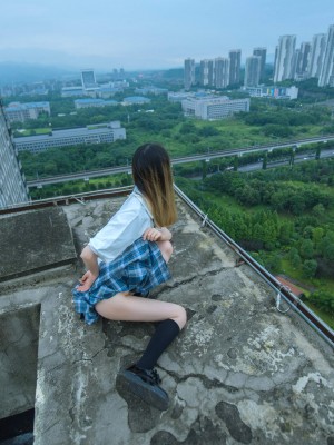 鹿初 - 天台露出_016